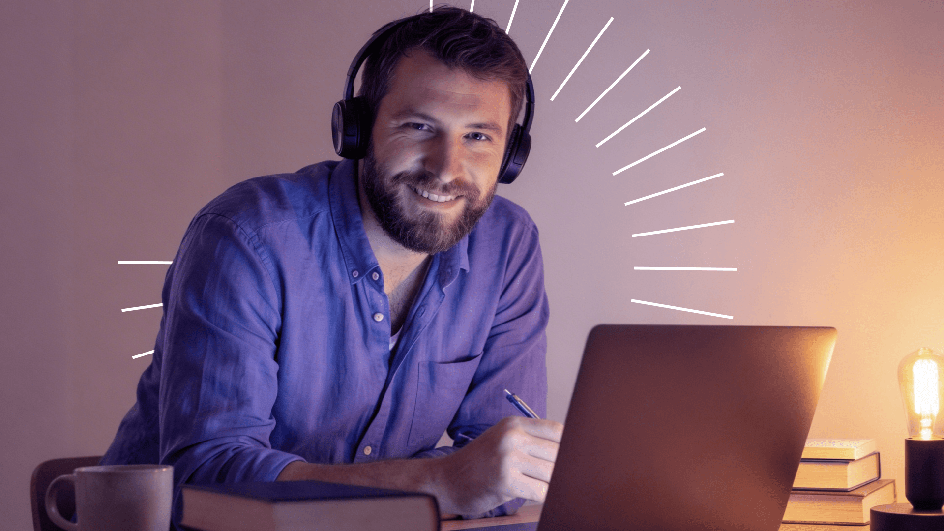 Nutricionista recém-formado em frente ao computador